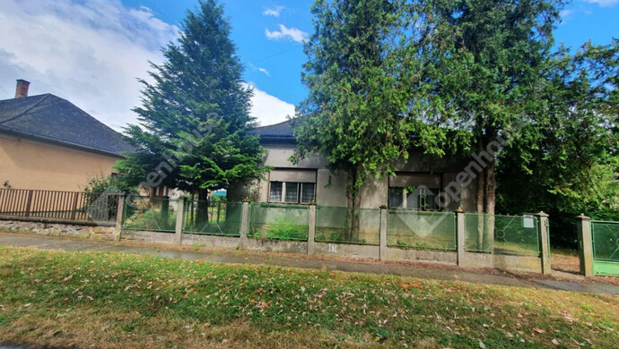 1. kép | Utcakép | Eladó Családi ház, Barcs (#176095)