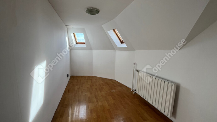 13. kép | Tetőtér szoba 3 | Eladó Családi ház, Harsány (#176944)