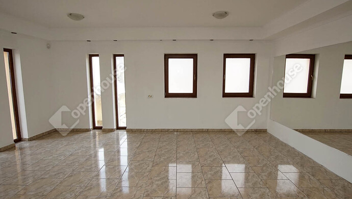 1. kép | Eladó lakás, iroda, üzlethelyiség | Eladó Társasházi lakás, Székesfehérvár (#180780)