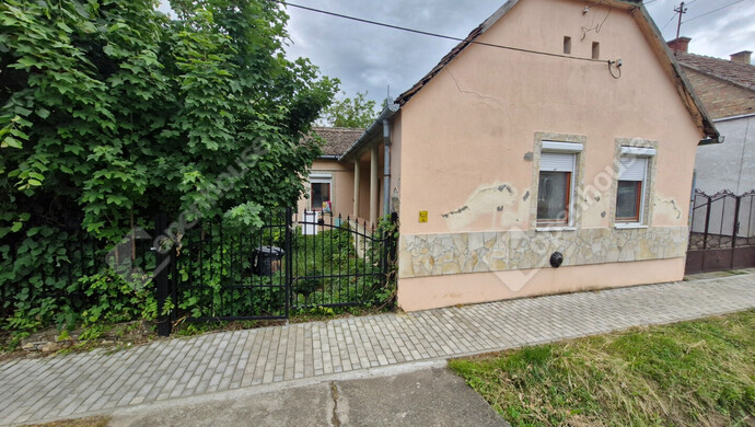 0. kép | utcafront | Eladó Családi ház, Dombóvár (#175388)