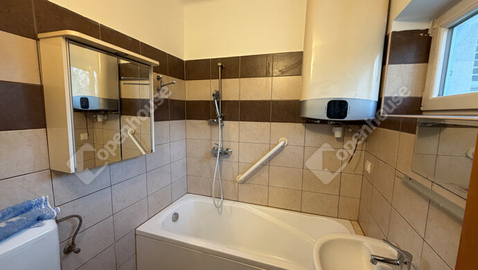 2. kép | Eladó Családi ház, Sárvár (#181129)