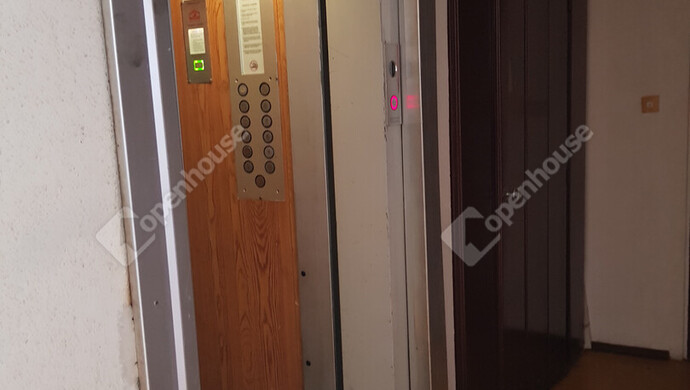 8. kép | Lift | Eladó Társasházi lakás, Budapest VIII. Ker. (#180386)