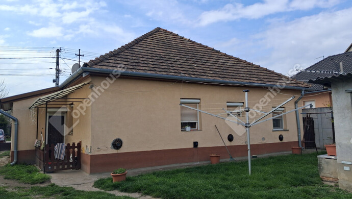 2. kép | Eladó Családi ház, Ács (#180945)