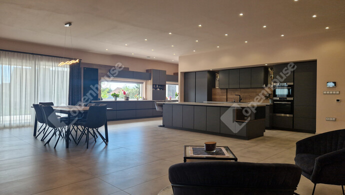 19. kép | Eladó Családi ház, Komárom (#177061)