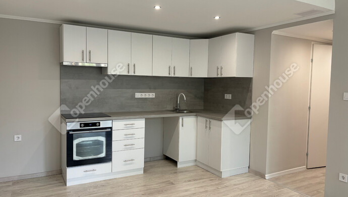 7. kép | Konyha+nappali | Eladó Társasházi lakás, Tatabánya (#181124)