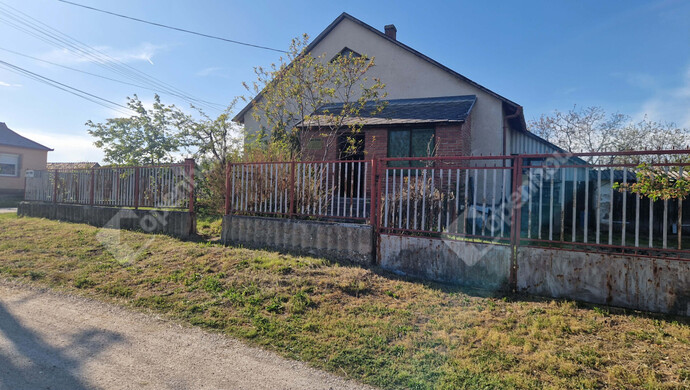 12. kép | Eladó Családi ház, Bakonybánk (#181310)