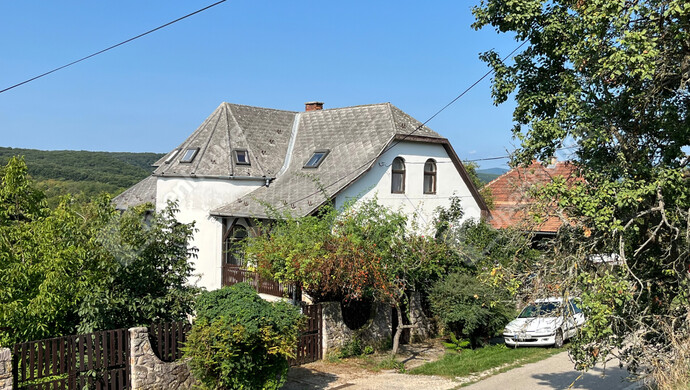 39. kép | Utcai nézet | Eladó Családi ház, Harsány (#176944)