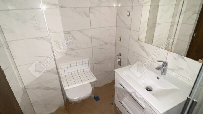 7. kép | WC a fürdőben | Kiadó Társasházi lakás, Mosonmagyaróvár (#178032)