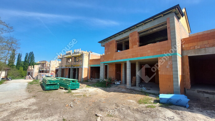 2. kép | Eladó Családi ház, Tatabánya (#181387)