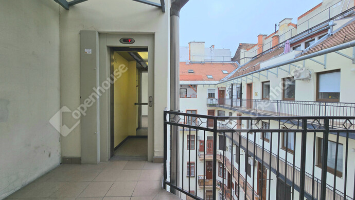 5. kép | Lift és körfolyosó | Eladó Társasházi lakás, Budapest VI. Ker. (#179627)