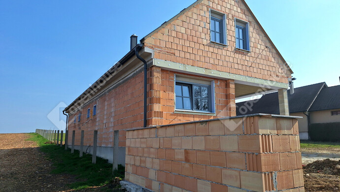 2. kép | Eladó Családi ház, Zsira (#176963)