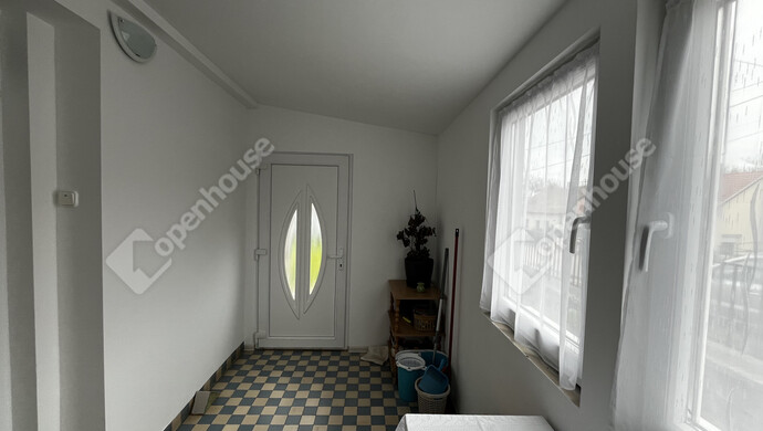 3. kép | Eladó Téglaépítésű lakás, Úrkút (#181328)