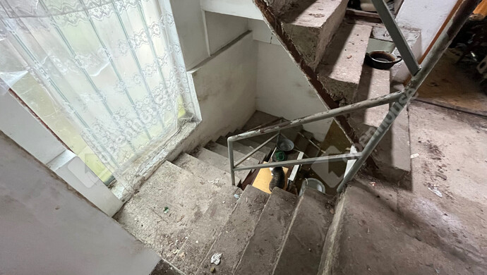 6. kép | Lépcső, közlekedő | Eladó Családi ház, Miskolc (#176394)