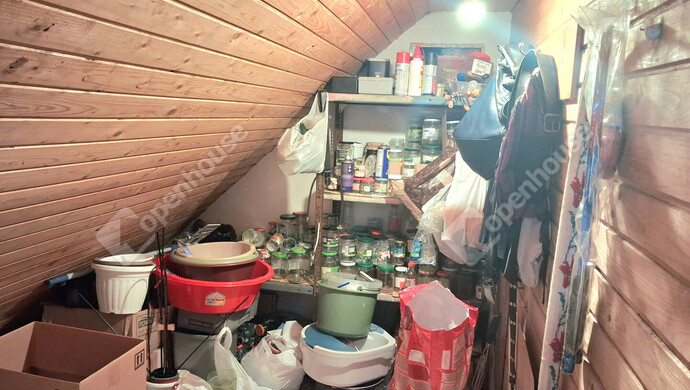 37. kép | Eladó Családi ház, Bana (#180022)