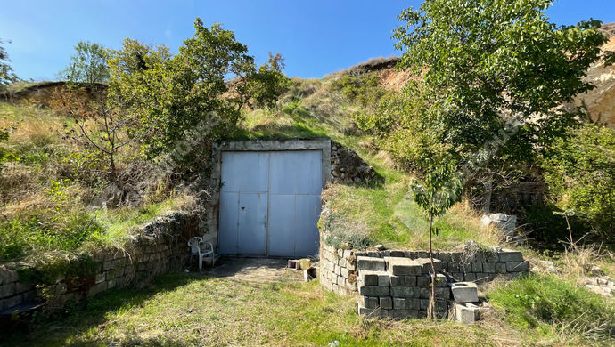 12. kép | Eladó négy lakás, két üzlethelyiség egyben, Pétfürdő | Eladó Családi ház, Pétfürdő (#159023)