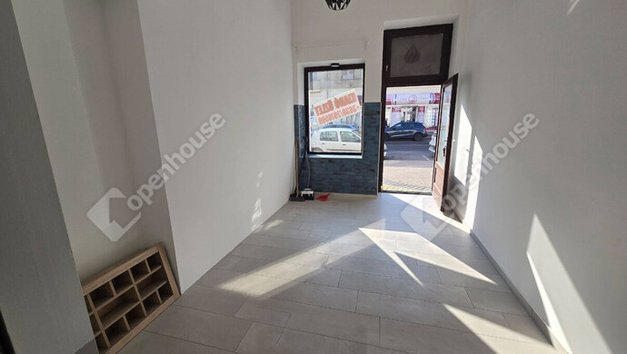 3. kép | Kiadó Üzlethelyiség, Siófok (#180310)