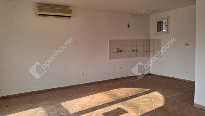 3. kép | Kiadó Üzlethelyiség, Bana (#180213)