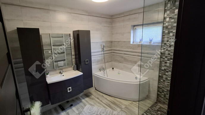 9. kép | Fűrdő | Eladó Családi ház, Sárospatak (#176426)