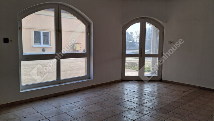 1. kép | Kiadó Üzlethelyiség, Bana (#180213)