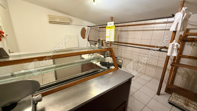 48. kép | Húsüzem, eladótér | Eladó Családi ház, Pilis (#178002)