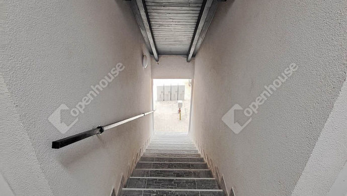 7. kép | lépcsőház | Eladó Társasházi lakás, Monorierdő (#152641)