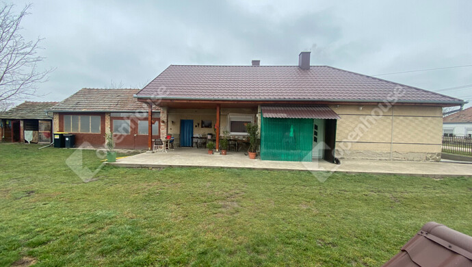 15. kép | Oldalról | Eladó Családi ház, Rábapatona (#179107)