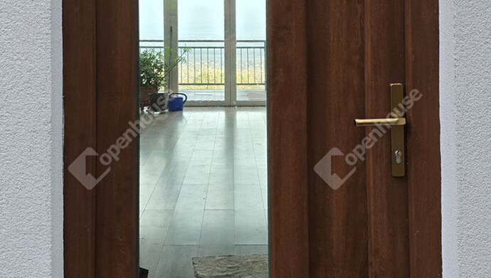 12. kép | Bejárati ajtó | Eladó Családi ház, Leányfalu (#179613)