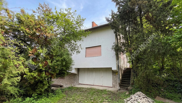 10. kép | Garázs bejárat | Eladó Családi ház, Miskolc (#180878)