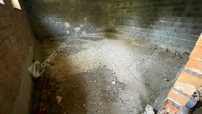 9. kép | Eladó négy lakás, két üzlethelyiség egyben, Pétfürdő | Eladó Családi ház, Pétfürdő (#159023)