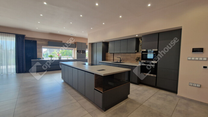 3. kép | Eladó Családi ház, Komárom (#177061)