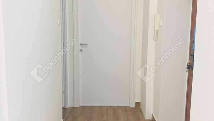 9. kép | Előszoba | Kiadó Társasházi lakás, Tatabánya (#176945)