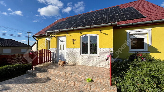 19. kép | Front oldal bejárat | Eladó Családi ház, Emőd (#177531)