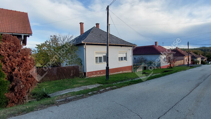 8. kép | Utcakép | Eladó Családi ház, Zalalövő (#178523)