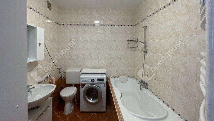 11. kép | Fürdő + WC 5,61 | Eladó Társasházi lakás, Szeged (#176152)