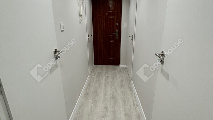 8. kép | Előszoba | Eladó Társasházi lakás, Tatabánya (#181124)