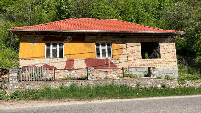 3. kép | Frontoldal | Eladó Családi ház, Miskolc (#174801)