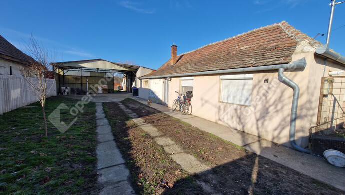 0. kép | Eladó Családi ház, Bana (#178653)