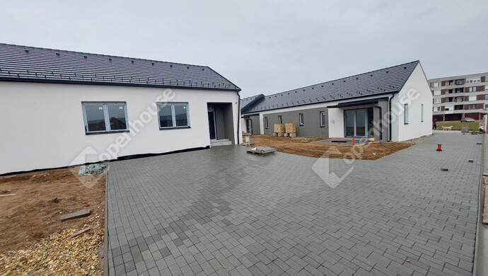 2. kép | Eladó Családi ház, Tatabánya (#165783)