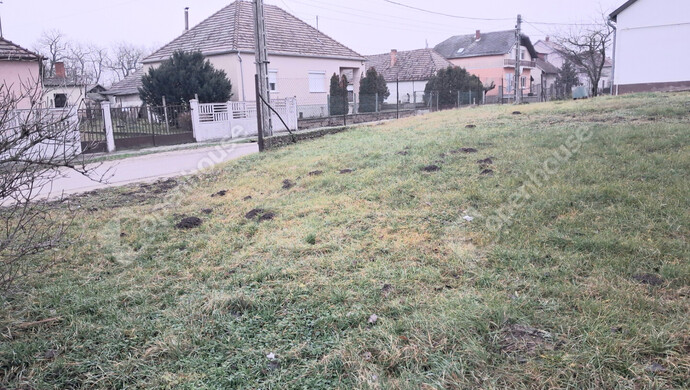 1. kép | Eladó Telek, Ács (#179071)