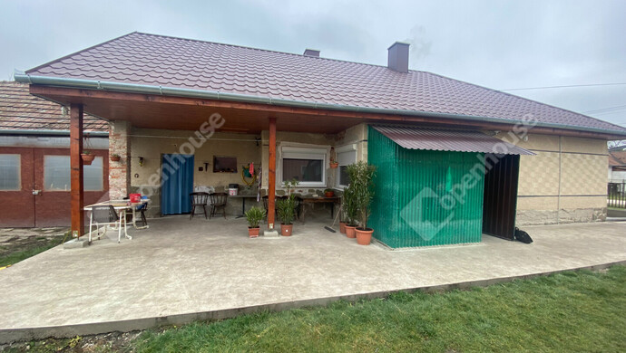 11. kép | Udvari homlokzat | Eladó Családi ház, Rábapatona (#179107)