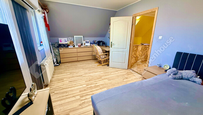 6. kép | emeleti szoba  | Eladó Társasházi lakás, Üllő (#178213)