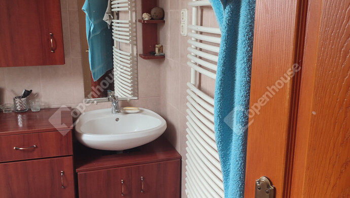 2. kép | Kiadó Családi ház, Naszály (#179688)