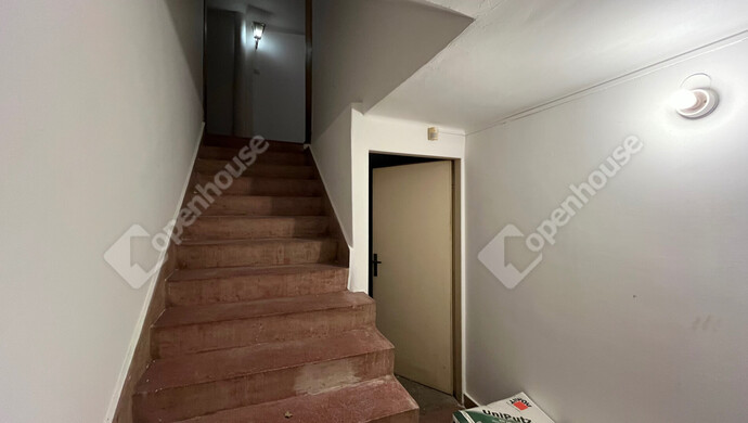 12. kép | Földszint bejárat, tárolók | Eladó Családi ház, Miskolc (#180878)