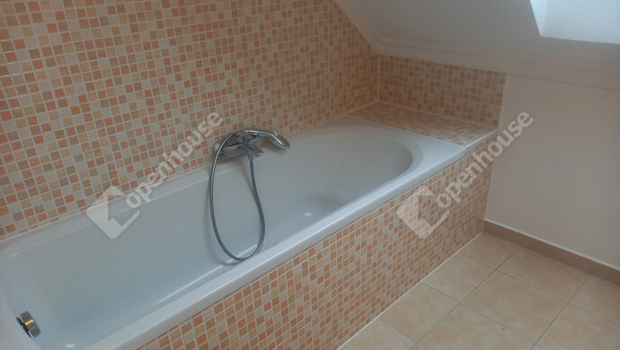 64. kép | Eladó Családi ház, Pápa (#178516)