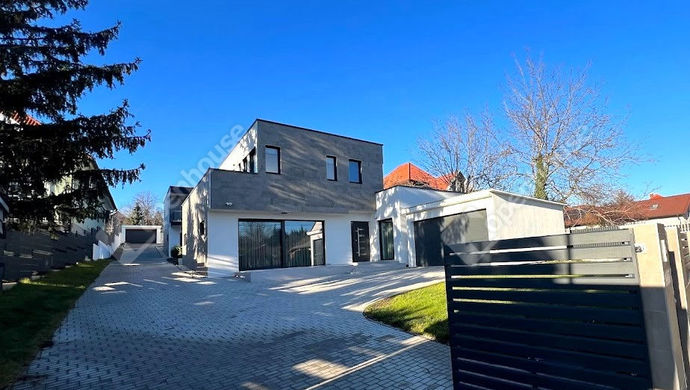 1. kép | Eladó luxus ingatlan Öreghegyen. | Eladó Sorház, Székesfehérvár (#166725)