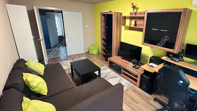 1. kép | Székesfehérváron panellakás eladó | Eladó Társasházi lakás, Székesfehérvár (#179316)