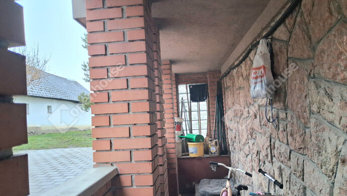 31. kép | Eladó Családi ház, Bana (#180022)