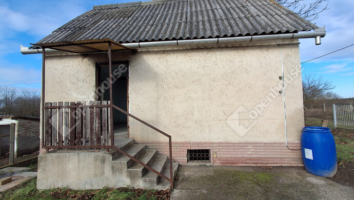 1. kép | Eladó Zárt kert, Ács (#178816)