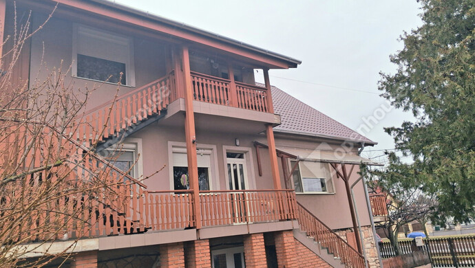 1. kép | Eladó Családi ház, Bana (#180022)