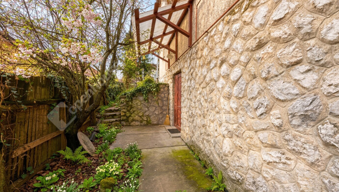 11. kép | Bejárat | Eladó Családi ház, Miskolc (#180878)